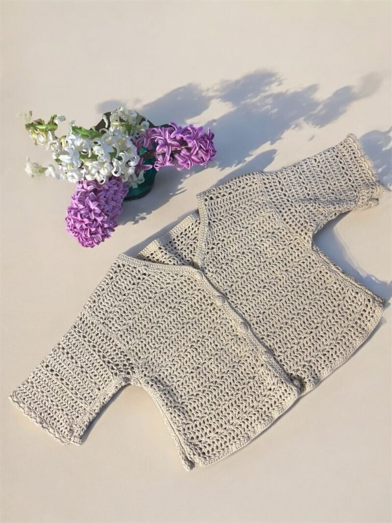 Cute and Light Short Cardigan